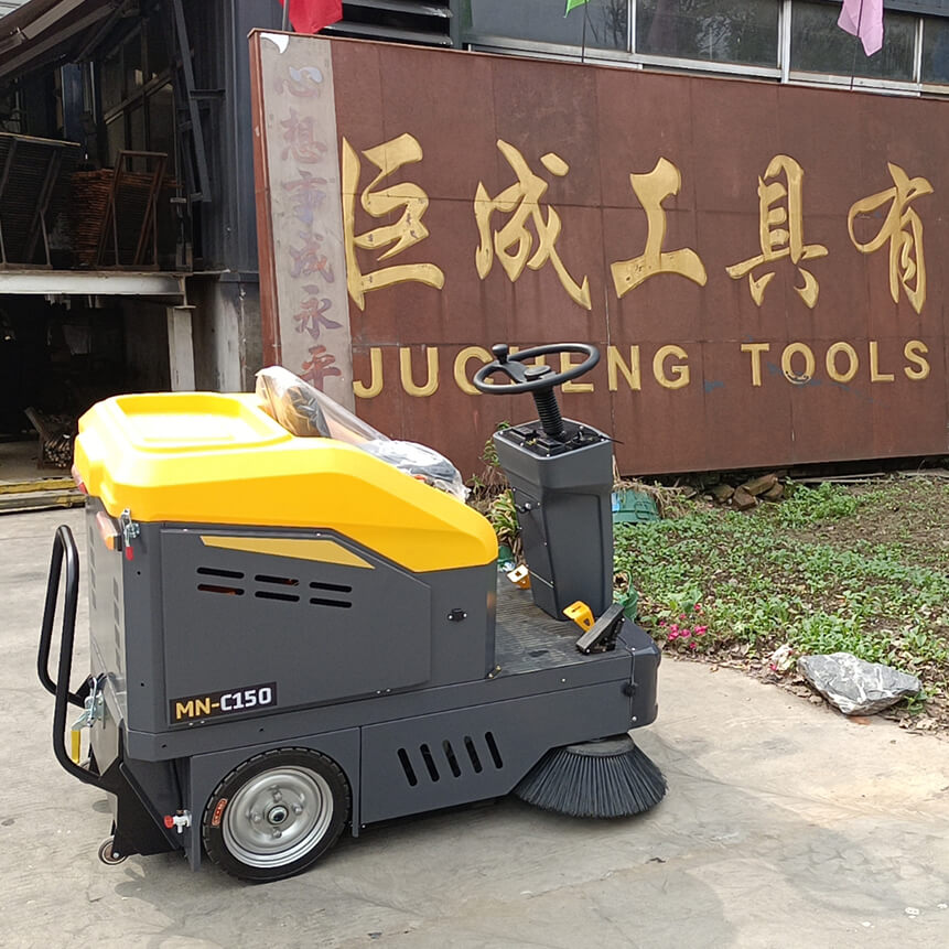 巨成工具有限公司MN-C150驾驶式扫地机